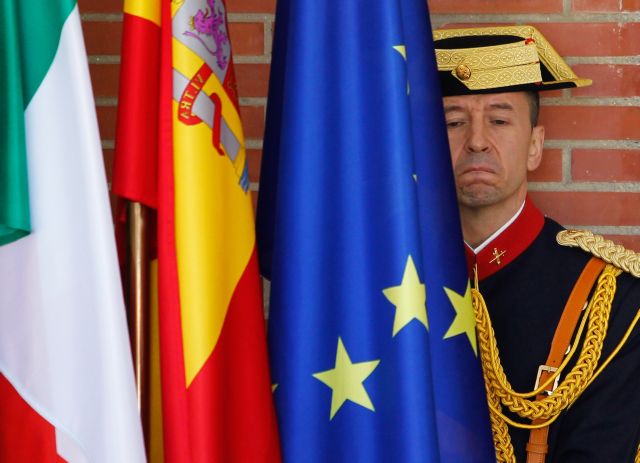 Με δύο ταχύτητες η έξοδος της Ευρωζώνης από την κρίση, εκτιμούν οι οίκοι αξιολόγησης